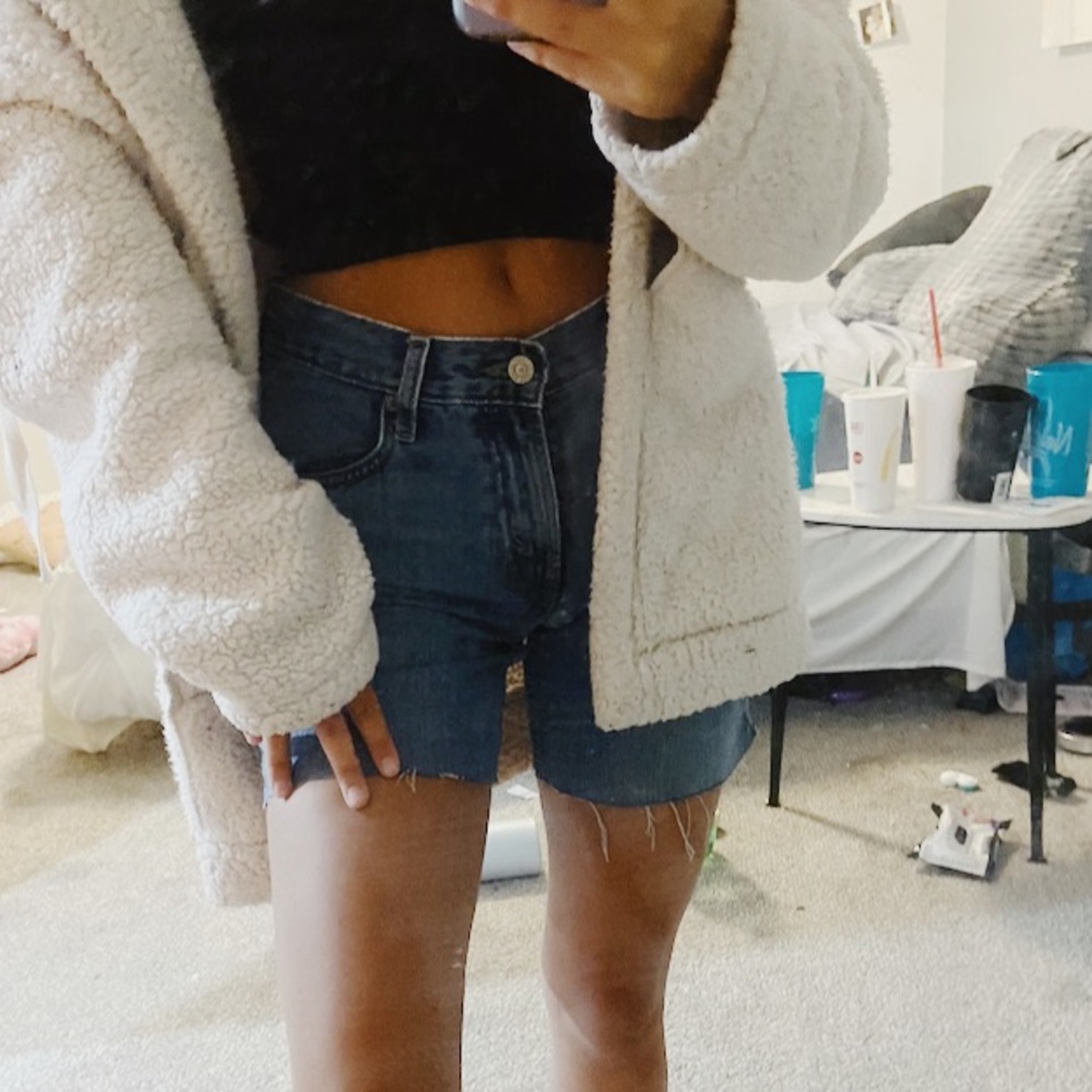 Levi cut off shorts